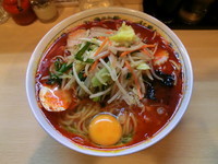 「辛野菜ラーメン(￥830)+生玉子（￥50）」@七福神 池袋店の写真