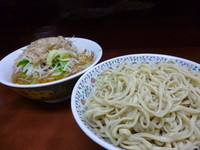 「小ラーメン＋つけ麺　ニンニク少なめヤサイアブラカラメ」@ラーメン二郎 めじろ台法政大学前店の写真