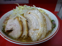 「ラーメン豚入り　ニンニク」@ラーメン二郎 湘南藤沢店の写真