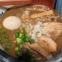 「極煮干しらーめん（味付玉子トッピング）」@青森煮干し中華そば JINの写真