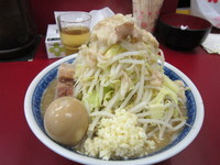 「ラーメン730円(ヤサイ、ニンニク、アブラ、スマイル)」@らーめん豚喜 川口店の写真