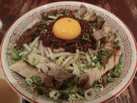 「汁なし肉そば（900円）　※春（4月）限定」@せたが屋 品川店の写真