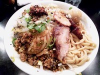 「超メガ豚￥850・煮玉子￥100」@麺家 うえだの写真