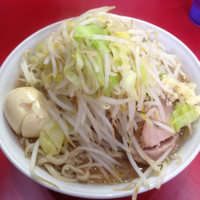「小豚らーめん 750円  割れた半熟玉子 30円」@麺屋 桐龍の写真
