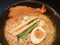 「エビカツ入りエビ伽辣麺(1000円)」@高円寺らー麺しんやの写真