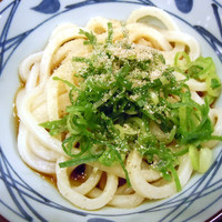 「ぶっかけうどん（温・並）　￥２８０」@丸亀製麺 新宿三丁目店の写真