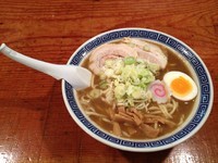 「魚介豚骨ラーメン 大盛り 700円+100円」@常勝軒 かすみがうら店の写真