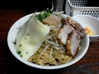 「【限定】汁なし盛々（大盛・無料+ニンニク無し）　￥８５０」@とんたんめん盛々の写真