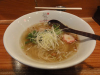 「塩ラーメン」@龍旗信 京都店の写真