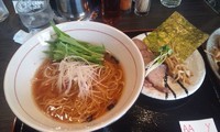 「豊潤鶏出汁醤油らーめん＋ビール＆etc」@麺処 ほん田 nijiの写真