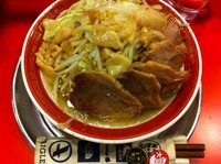 「小豚ラーメン+ヤサイ+アブラ」@ラーメンタロー 大森の陣の写真