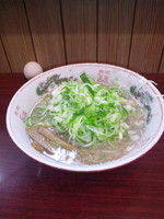 「ラーメン（コッテリ）＋ネギ増し」@関越ラーメン 仙龍の写真