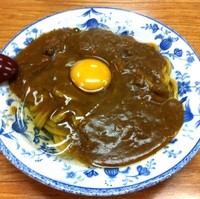 「しずちゃんのたまたまカレー皿うどん（￥500）」@力餅食堂 中崎店の写真