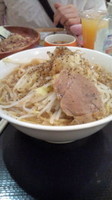 「ラーメン中〔720円〕並と中、同価格」@ジャンクガレッジ イオン北戸田店の写真