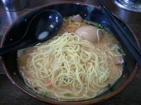 「博多ラーメン（５００円）＋替え玉（１００円）」@博多ラーメン 長浜や 住吉店の写真