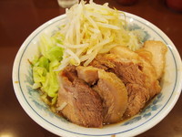 「豚増しらーめん　野菜増し　￥８５０」@らーめん陸の写真