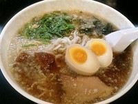 「背油しょうゆらぁ麺　￥６５０」@らぁ麺 みつひらの写真