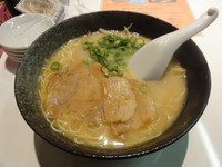 「並ラーメン（博多細麺）」@ラーメン しょうちゃんの写真