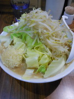 「ガッツリ味噌（中盛２７０ｇ・ヤサイ・ニンニク）」@中華そば 伝堂の写真