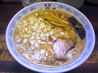 「背脂煮干しラーメン＋厚切りチャーシュー」@二葉 上荻店の写真