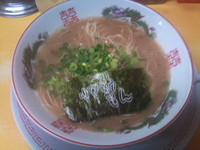 「ラーメン＋替え玉（￥650＋￥150）」@よかろうもんの写真