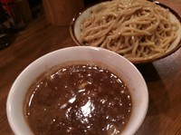「辛つけ麺 大盛 880円 ＋味玉100円」@馳走麺 狸穴の写真
