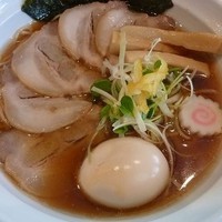 「チャーシューメン（半熟玉子トッピング）」@醤油らーめん いるかの写真