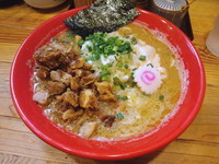 「豚鶏中華そば(大盛)+焼きくだき肉」@赤備の写真