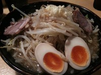 「味玉三〇五郎らーめん（ヤサイ・ニンニク) 780円」@めんや 参○伍の写真