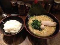 「濃厚とんこつ醤油ラーメン」@とんこつ大学の写真