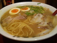 「ラーメン (並) 680円 (煮玉子 +100円)」@ラーメン横綱 阪急三番街店の写真