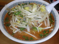 「磐梯辛味噌ラーメン（６８０円）ランチ餃子３個サービス」@餃子会館 磐梯山 両国店の写真