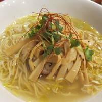 「塩ＳＯＢＡ（７５０円）＋塩味玉（１００円）」@麺屋 Hulu-luの写真