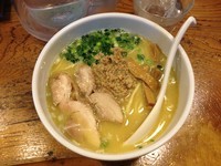 「白鶏らーめん大盛り」@鶏の穴の写真