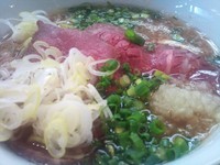 「贅沢焼牛らぁ麺 1,000円＋3種ネギ150円」@牛骨らぁ麺 マタドール 本店の写真