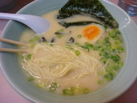 「とんこつラーメン（550円）」@九州ラーメン 元吉田の写真
