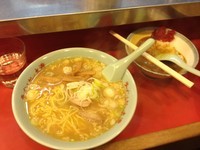 「ニンニクラーメン+茶碗カレー」@太源の写真