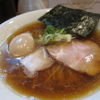「煮干らぁ麺（７５０円）＋味玉（１００円）」@Japanese Soba Noodles 蔦の写真
