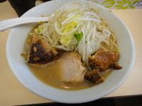 「ラーメン（麺少な目、野菜少な目）700円」@自家製ラーメン 大者の写真