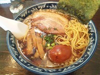 「中華そば（細麺）￥700・味付けたまご￥100」@中華そば 山猫軒の写真