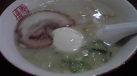 「白ラーメン５３０円＋温泉玉子１００円?」@中華厨房 寿がきや 名古屋エスカ店の写真