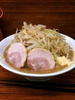「大ラーメン　ニンニク　野菜増し増し　カラメ」@ラーメン神豚 関東学院前店の写真