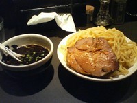 「つけ麺　大盛　黒　７５０円」@麺屋武蔵 武骨相傳の写真