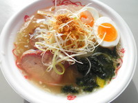 「塩らーめん＋ひるがお盛り　（塩専門ひるがお）」@信越麺戦記 首都圏攻防の章の写真