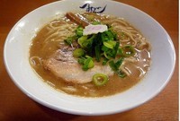 「熟成らーめん＋炙りチャーシュー丼」@麺や紡の写真