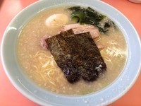 「ラーメン＋餃子＋味玉（￥500＋￥100）」@ラーメンショップ 橋戸店の写真