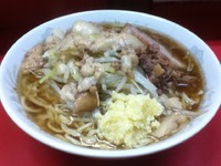 「小ラーメン（麺少な目、ニンニク、あぶら少し）」@ラーメン二郎 上野毛店の写真
