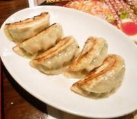 「黒おにらーめん＋手作り餃子(肉)790円＋290円」@赤おに黒おに 野田店の写真