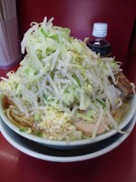 「小豚野菜マシマシニンニクマシマシ」@ラーメン二郎 中山駅前店の写真