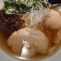 「比内地鶏魚醤（味玉トッピング）」@麺屋 浅草 賢武の写真